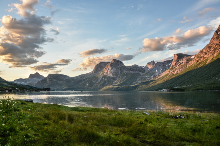 mountain and lake at sunset 135157.jpg